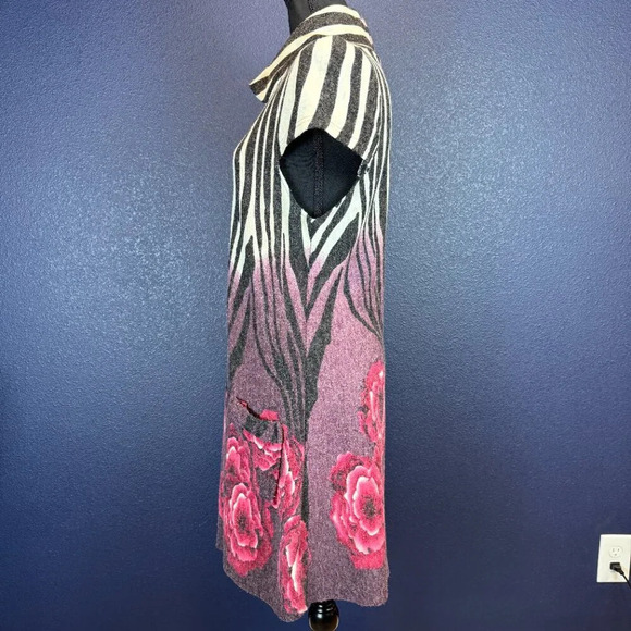 Papillon zebra print to floral print short sleeve sweater dress, size large - Picture 2 of 9